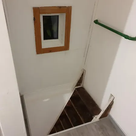 Les Hirondelles 69 Apartman