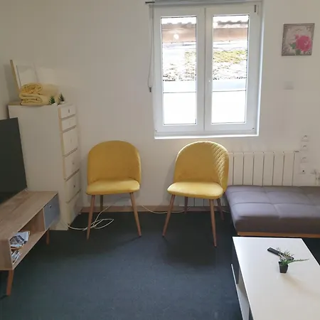 Les Hirondelles 69 Apartman