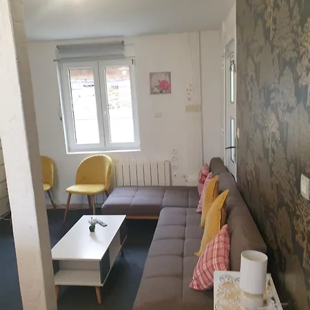 Les Hirondelles 69 Apartman