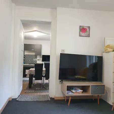 Les Hirondelles 69 Apartman *